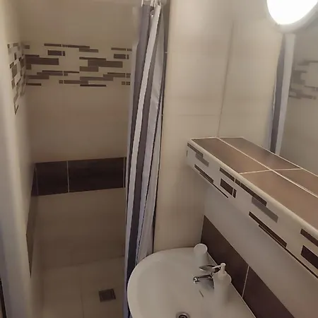 Smith Apartman Ubytovanie v rodine Velky Meder